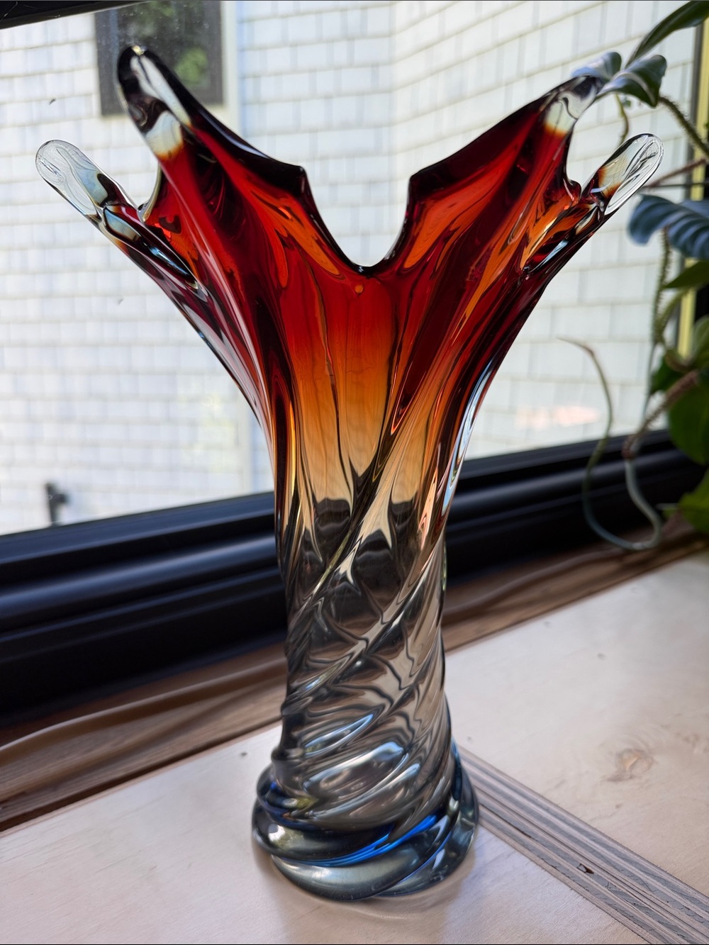 Mid Century Modern Murano inspired Czech colored ombré glass vase - Picture 4 of 7